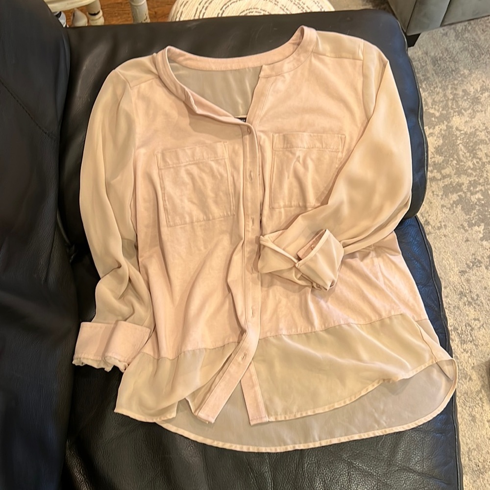 Ann Taylor beige tan top sheet sleeves